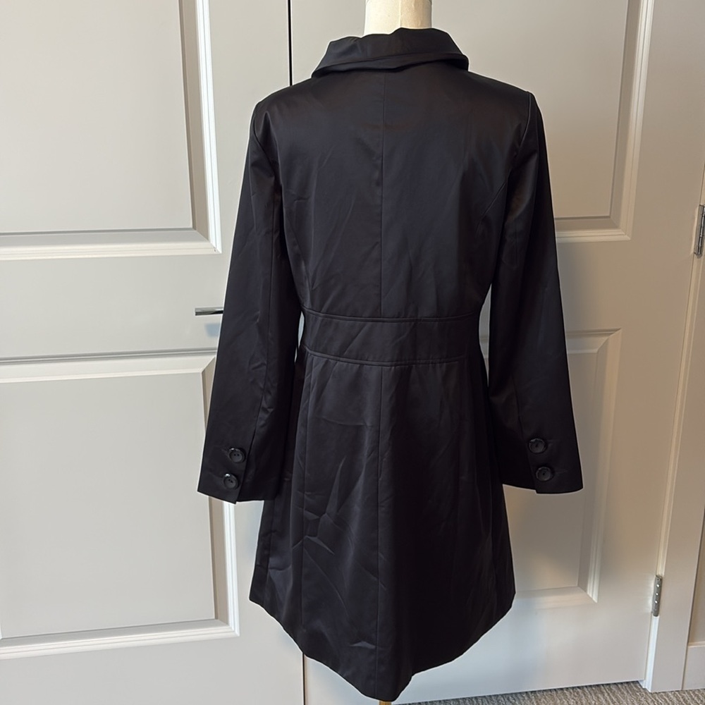 Chic Black Ruffled Coat - Picture 5 of 6